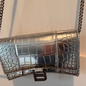NWT 100% authentic Balenciaga Hourglass Shiny Croc Wallet on Chain Silver